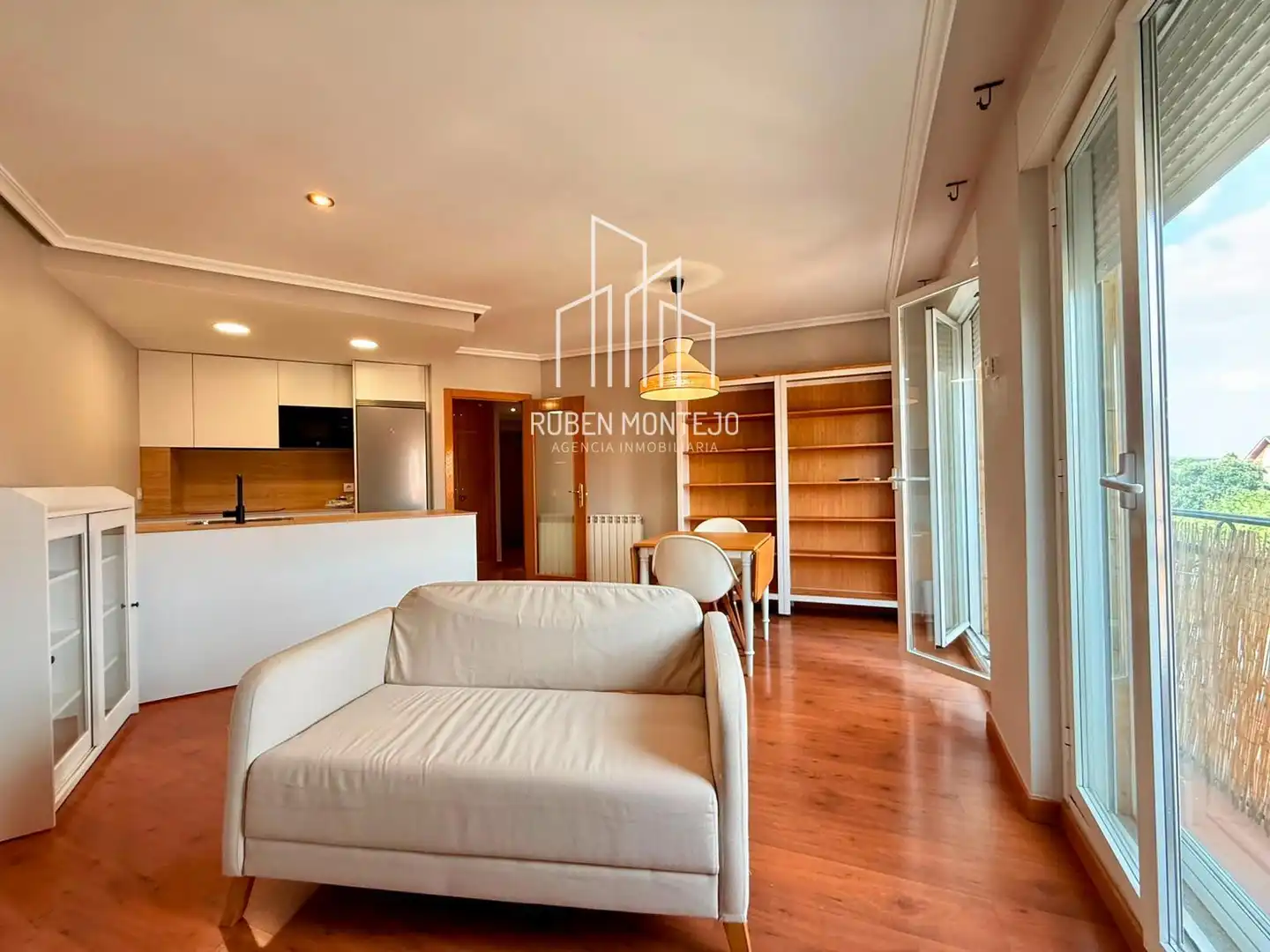Wohnzimmer von Wohnung zur Miete in Villamayor mit Heizung, Terrasse und Möbliert
