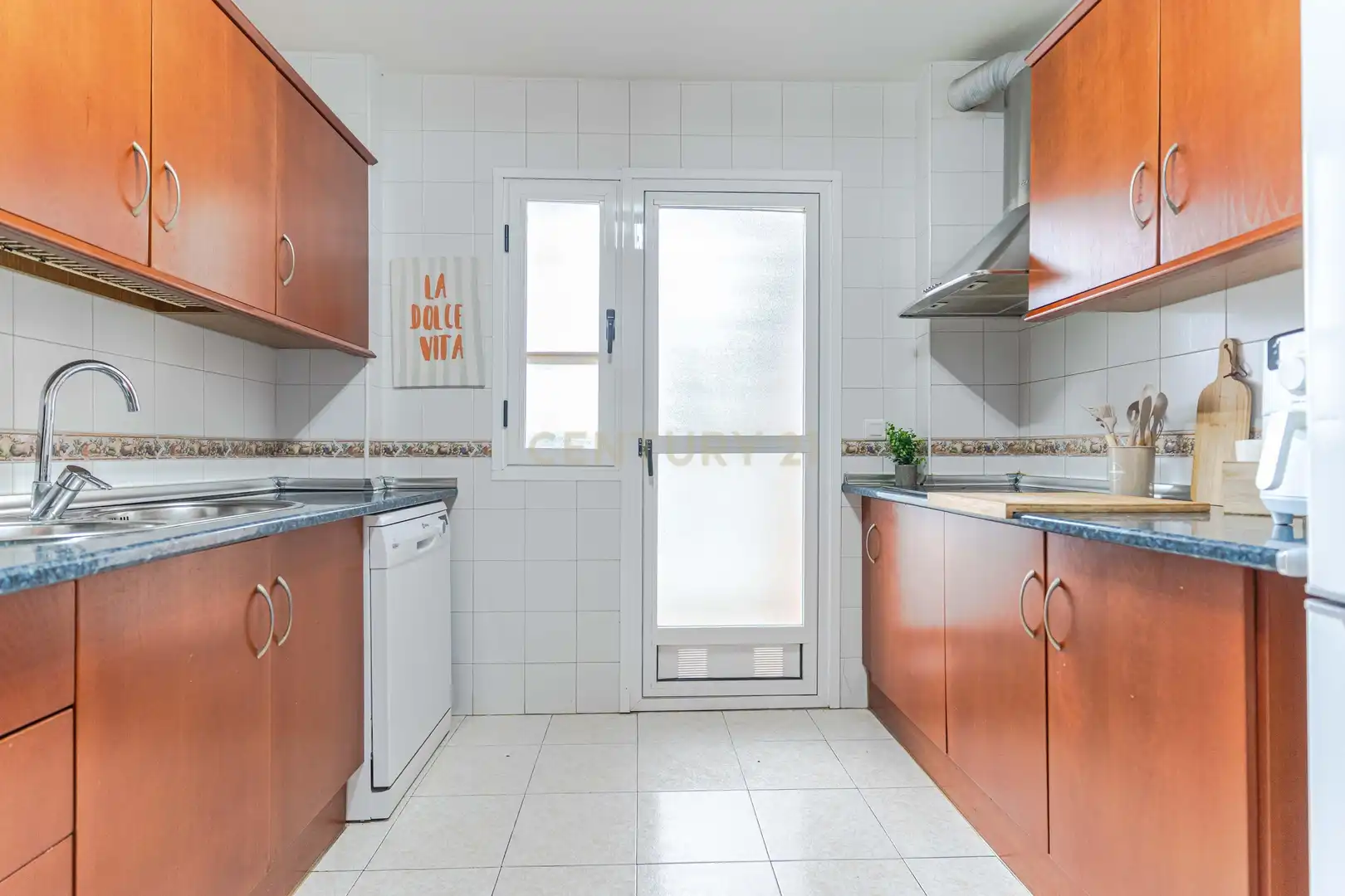 Cocina de Apartamento en venta en Albolote con Aire acondicionado, Lavadora y Microondas