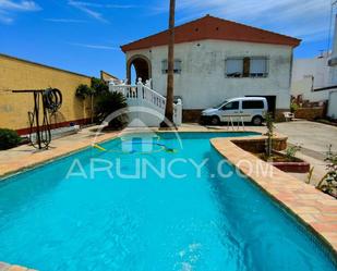 Swimming pool of House or chalet for sale in Alcalá de Guadaira  with Air Conditioner, Heating and Private garden