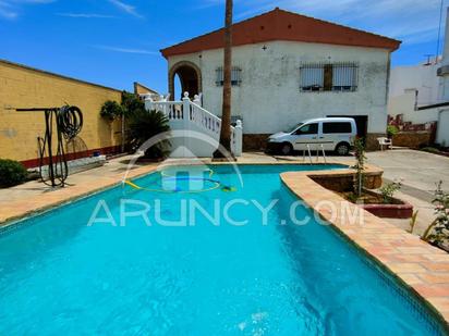 Swimming pool of House or chalet for sale in Alcalá de Guadaira  with Air Conditioner, Heating and Private garden