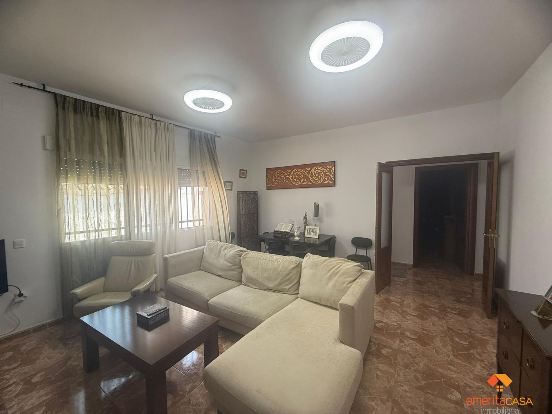 Sala d'estar de Casa o xalet en venda en Aljucén amb Aire condicionat, Calefacció i Traster