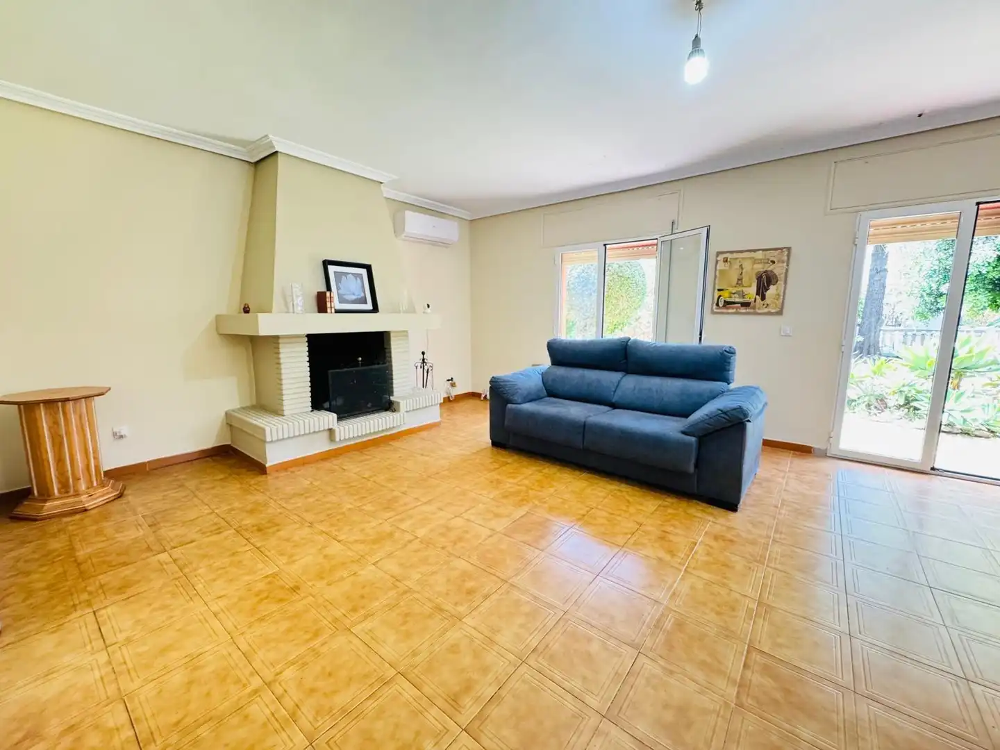 Living room of Houses for sale in Algeciras  with Private garden and Swimming Pool