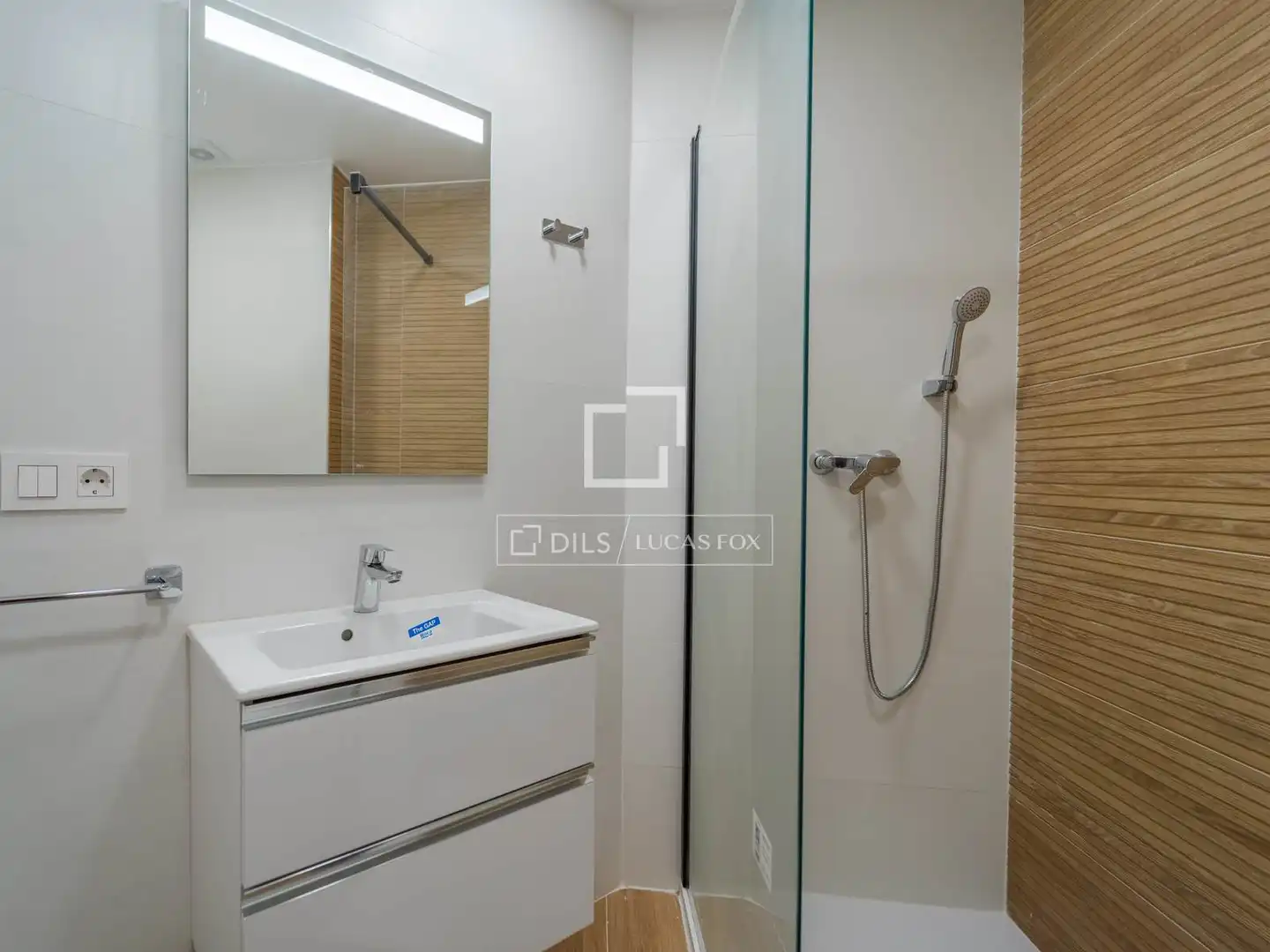 Bathroom of Houses for rent in L'Eliana  with Air Conditioner, Heating and Terrace