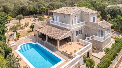 Chalet urbano con piscina y jardín en Sa Cabaneta