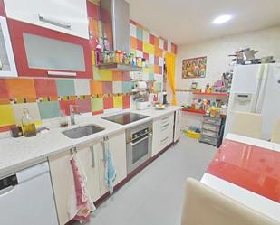 Kitchen of Flat for sale in  Toledo Capital  with Air Conditioner, Heating and Terrace