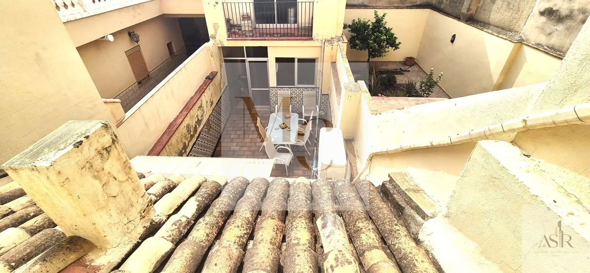 Terrace of Houses for sale in Silla  with Storage room