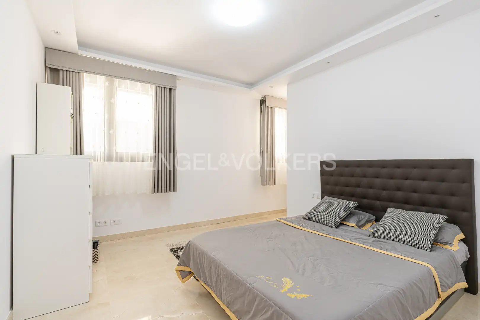 Habitación de Casa o chalet en venta en Boadilla del Monte con Aire acondicionado, Calefacción y Jardín privado