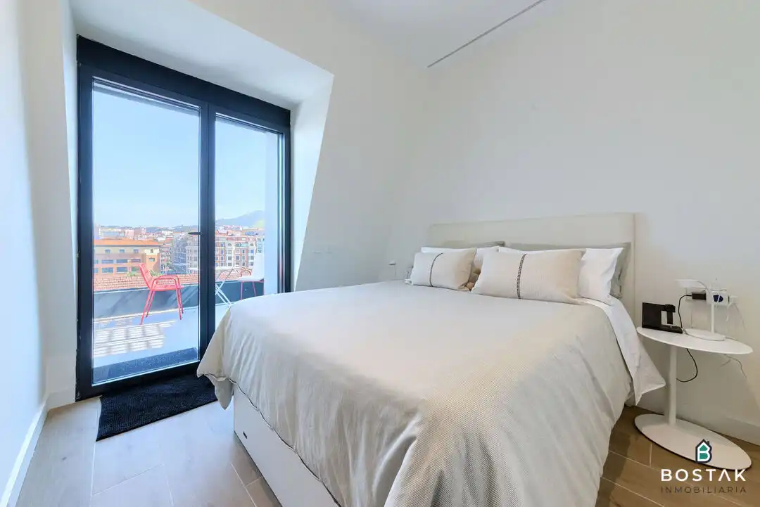 Habitación de Ático de alquiler en Bilbao  con Calefacción, Terraza y Balcón