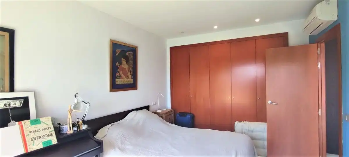 Schlafzimmer von Haus oder Chalet zum Verkauf in Benahavís mit Klimaanlage, Heizung und Privatgarten