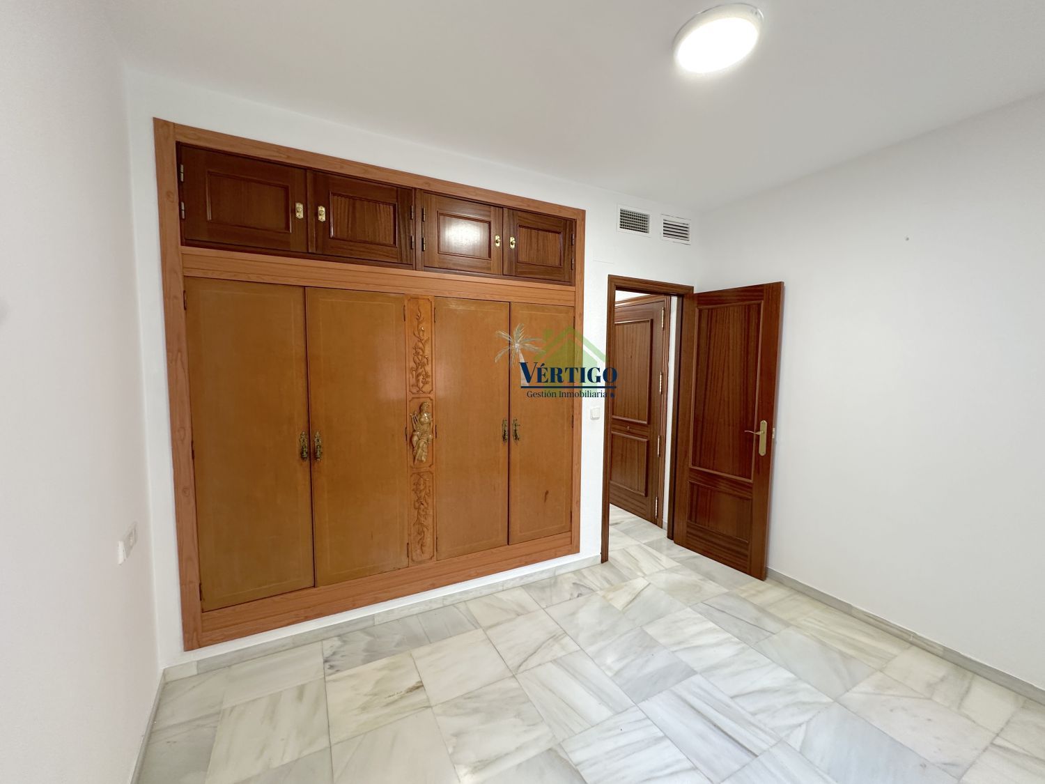 Flat to rent in  Sevilla Capital  with Air Conditioner, Heating and Terrace