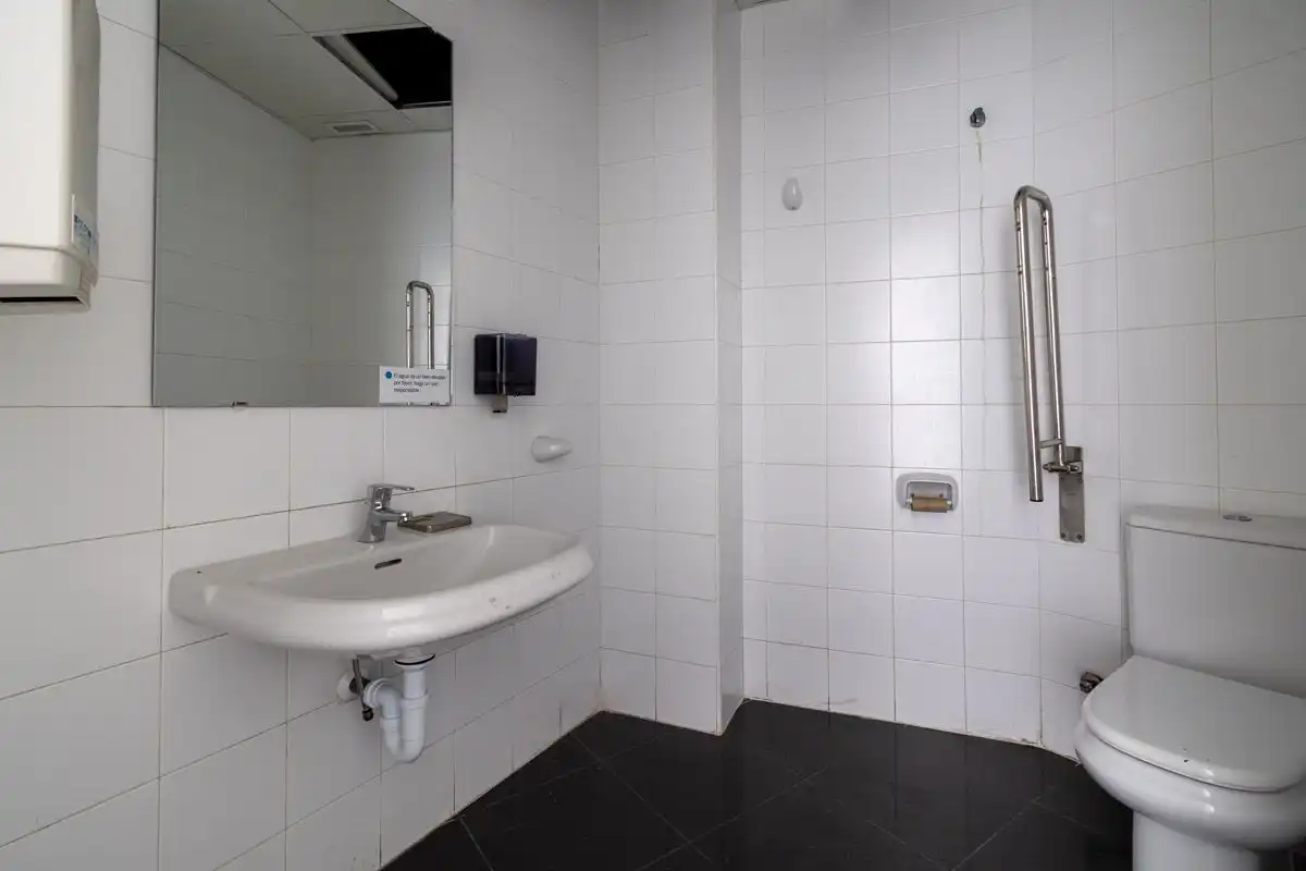 Bathroom of Commercial properties for rent in Murcia