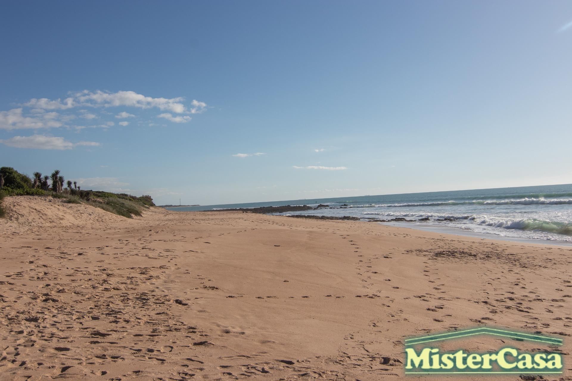 Vista exterior de Casa o xalet en venda en Rota amb Terrassa i Balcó