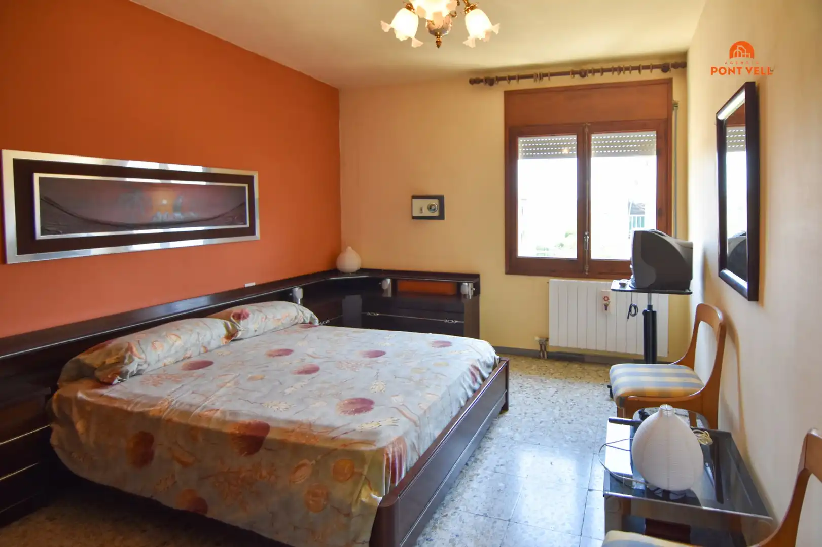 Habitación de Ático en venta en La Bisbal d'Empordà con Calefacción, Terraza y Balcón