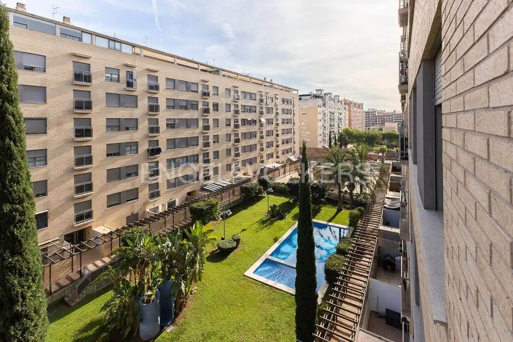 Vista exterior de Piso de alquiler en Valencia con Aire acondicionado, Calefacción y Parquet