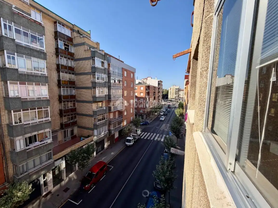 Exterior view of Flat for sale in León Capital   with Heating, Parquet flooring and Terrace