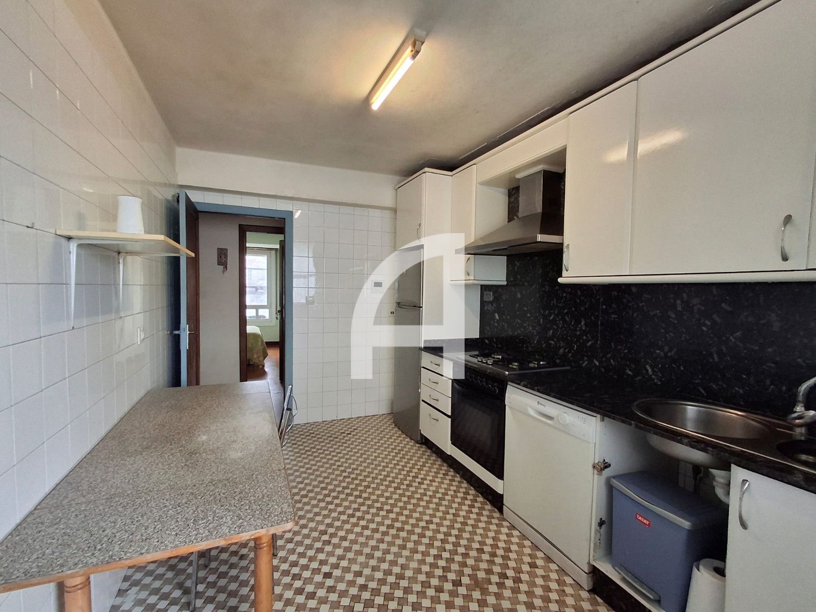 Kitchen of Flat for sale in Vigo   with Heating, Storage room and Furnished