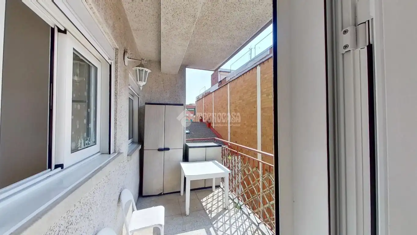 Terrassa de Pis en venda en Barberà del Vallès amb Aire condicionat, Parquet i Moblat