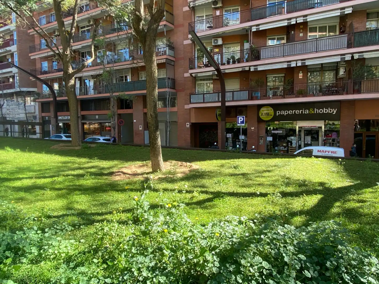 Vista exterior de Local de alquiler en Barcelona con Aire acondicionado