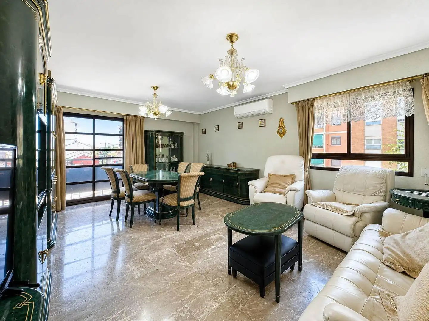 Living room of Flat for rent in Valencia  with Furnished and Balcony