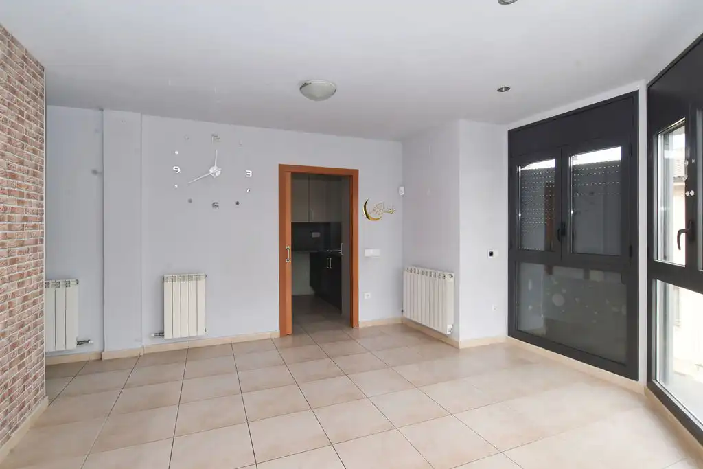 Piso en venta en Manlleu con Calefacción