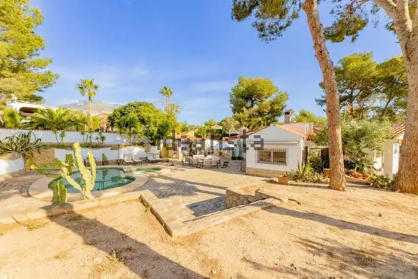 Vista exterior de Casa o chalet en venta en La Nucia con Aire acondicionado, Calefacción y Jardín privado