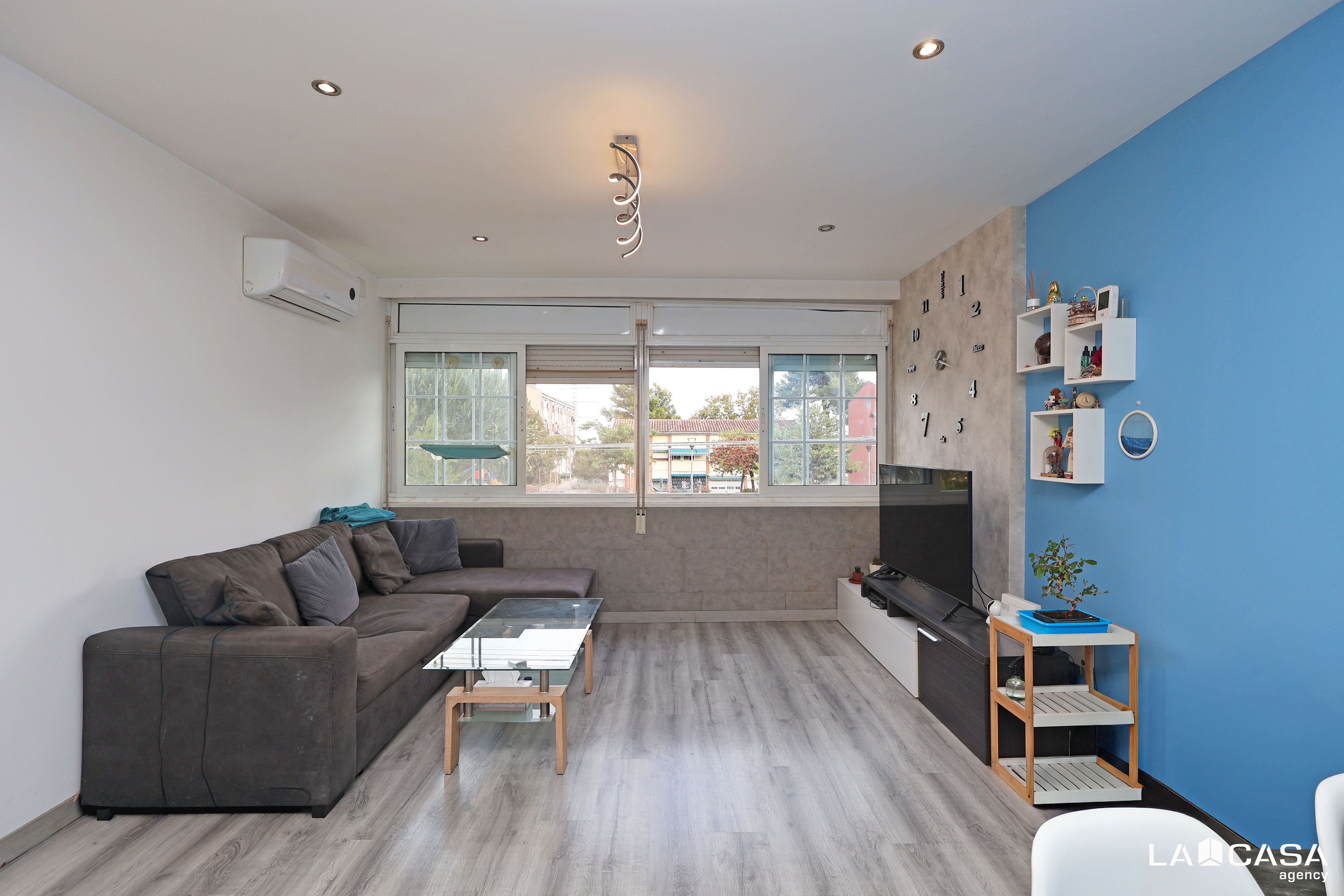 Living room of Flat for sale in Sant Boi de Llobregat