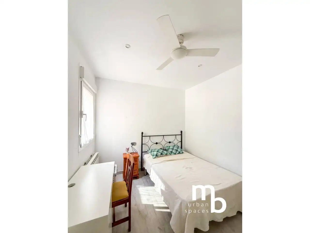 Schlafzimmer von Wohnung zur Miete in Madrid mit Klimaanlage, Heizung und Möbliert