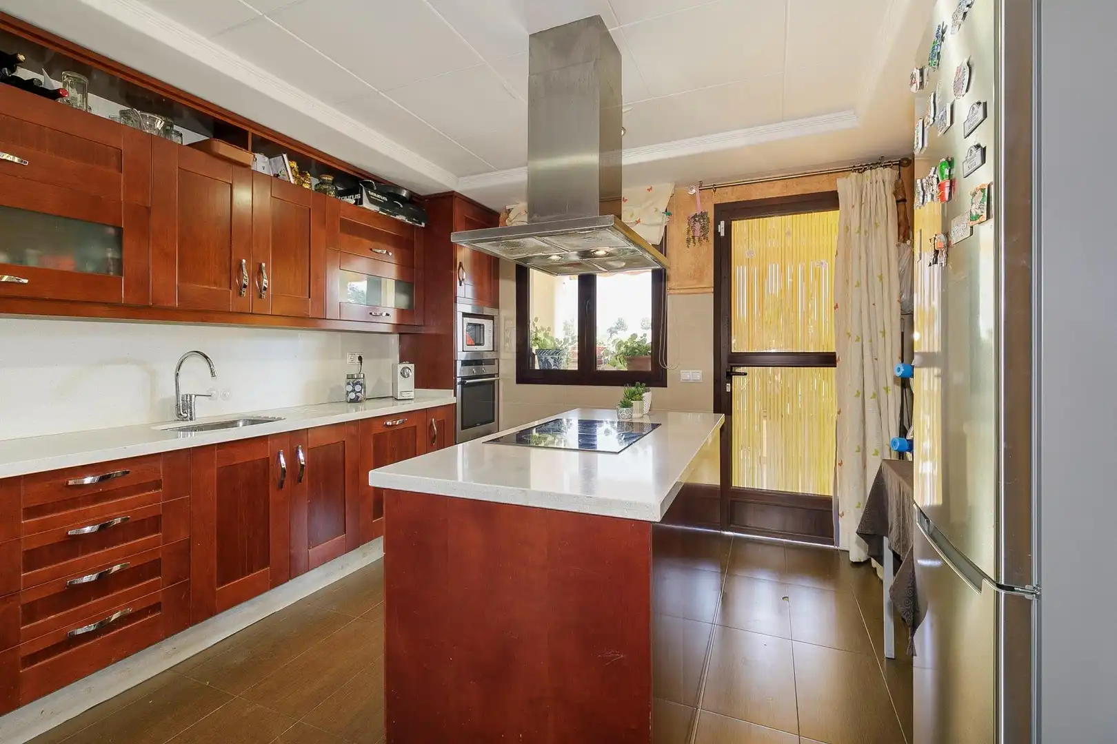 Cocina de Casa o chalet en venta en Las Gabias con Aire acondicionado, Calefacción y Jardín privado