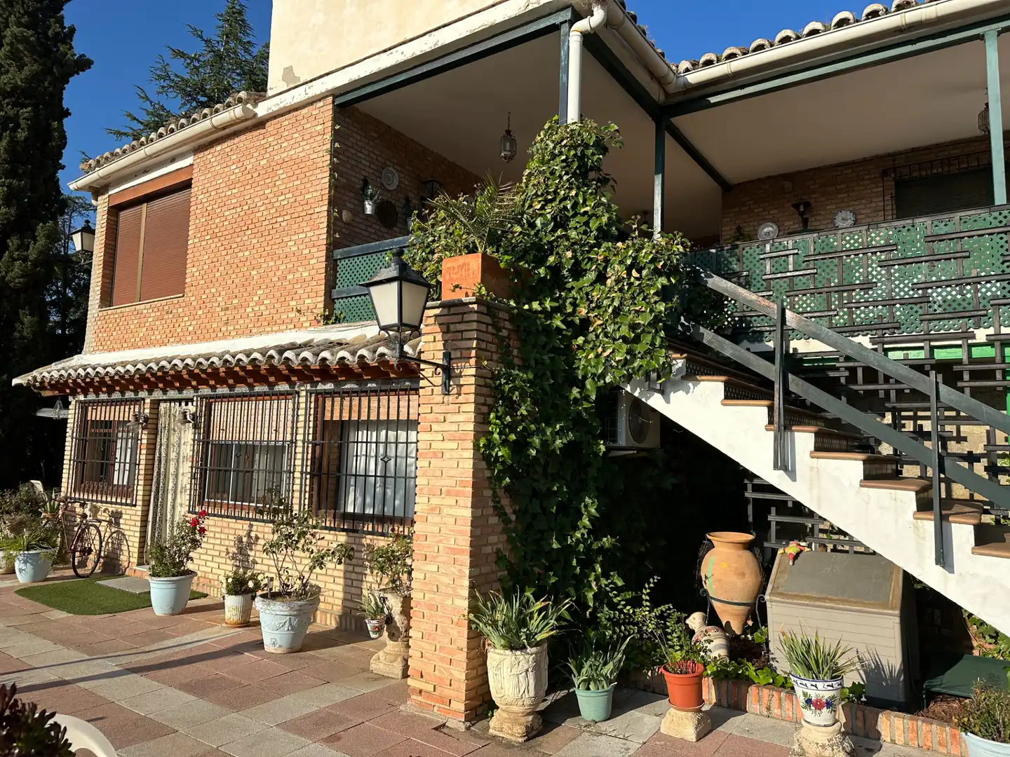 Garden of Country homes for sale in  Toledo Capital  with Air Conditioner, Heating and Private garden