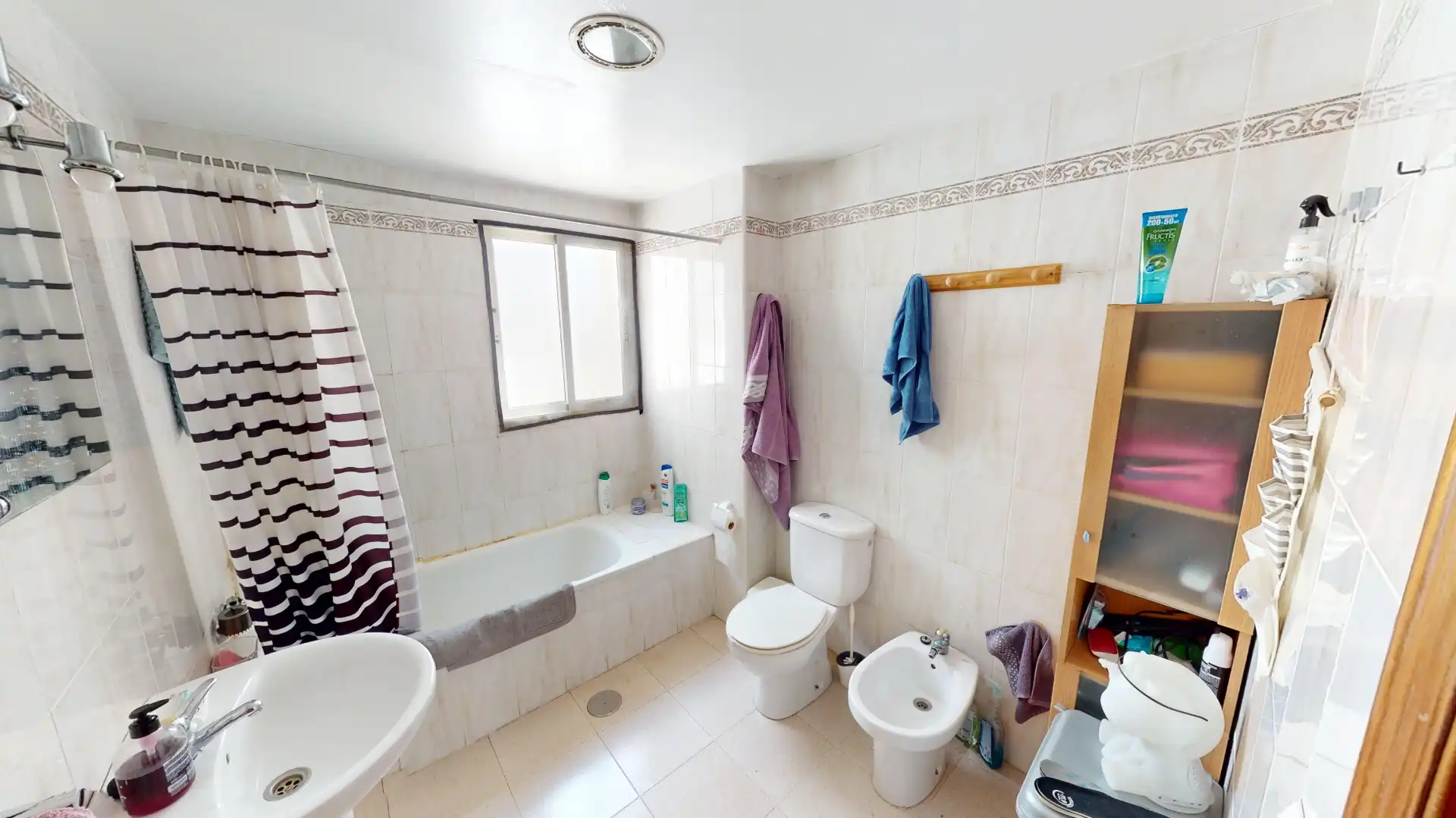 Badezimmer von Dachboden zum Verkauf in Alicante / Alacant mit Klimaanlage und Terrasse