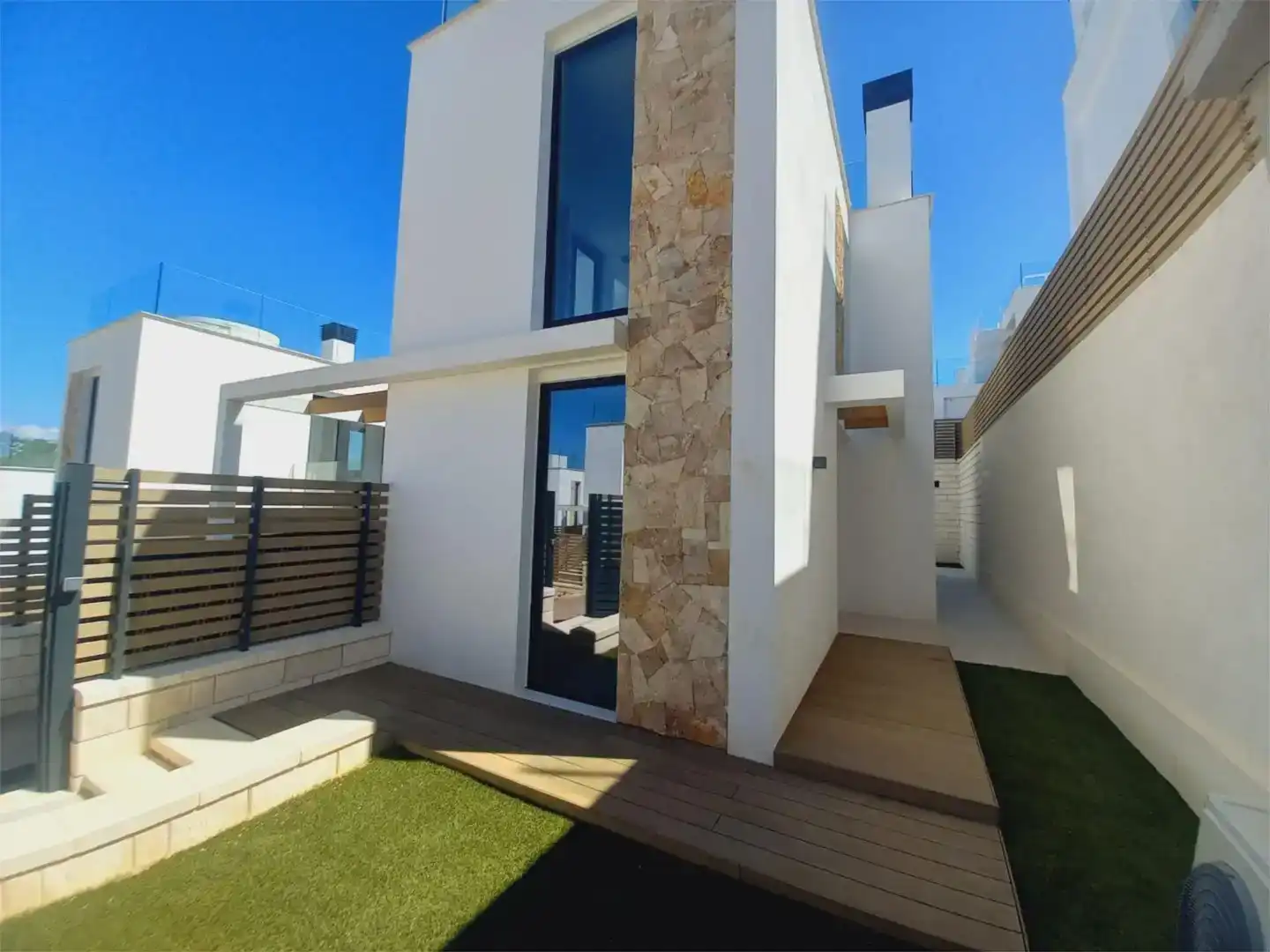 Vista exterior de Pis en venda en Sant Josep de sa Talaia amb Aire condicionat, Jardí privat i Traster