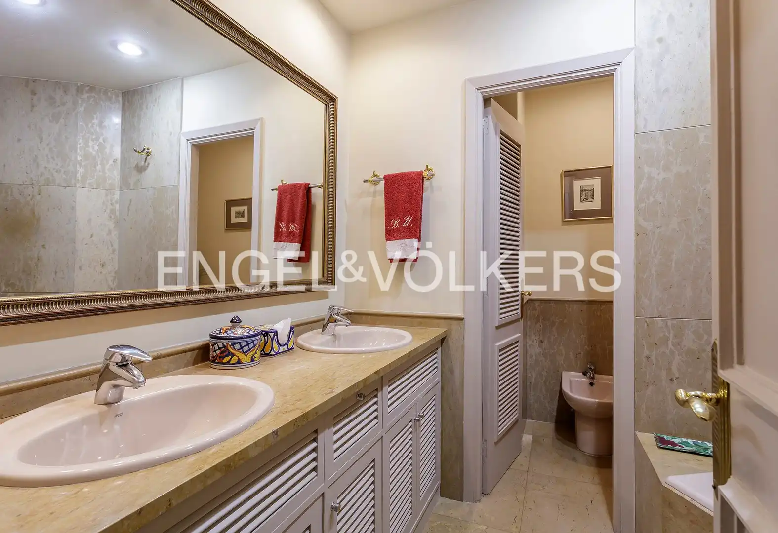 Bathroom of Flat for sale in Bilbao   with Heating, Parquet flooring and Terrace