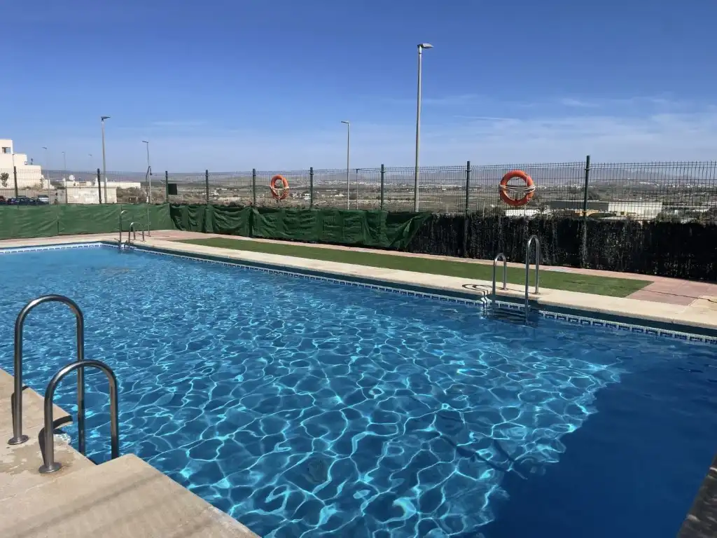 Piscina de Apartament en venda en Garrucha amb Aire condicionat i Piscina comunitària