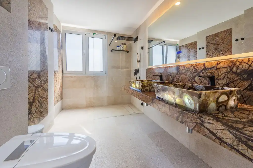 Badezimmer von Wohnungen zum Verkauf in Andratx mit Terrasse, Schwimmbad und Balkon