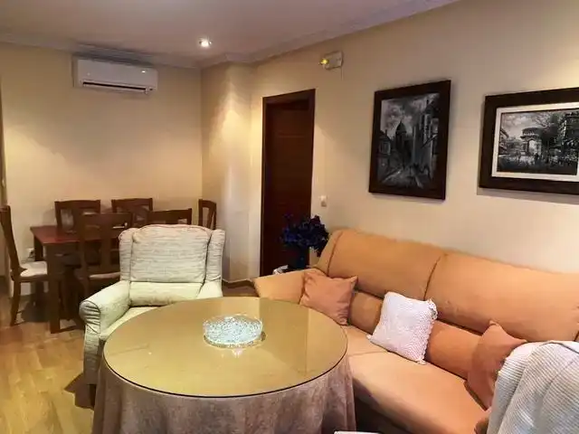 Sala d'estar de Pis en venda en Baeza amb Aire condicionat i Balcó