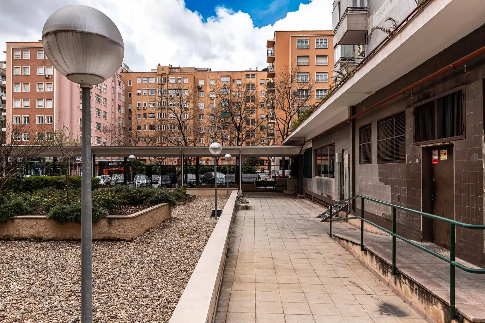 Außenansicht von Wohnung zum Verkauf in Madrid mit Klimaanlage und Abstellraum
