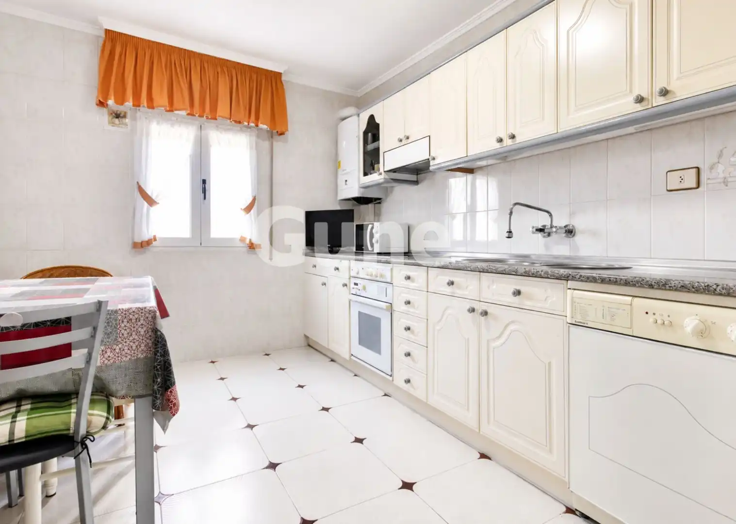 Küche von Wohnung zum Verkauf in Zumarraga mit Heizung und Abstellraum