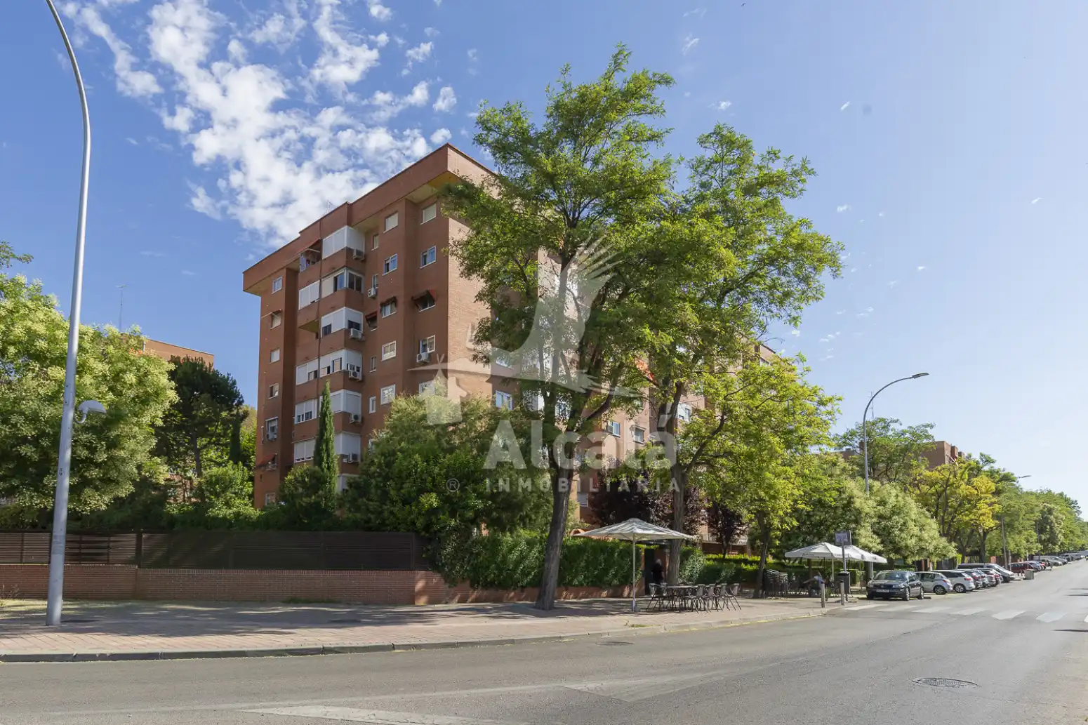 Vista exterior de Piso en venta en Madrid con Calefacción, Jardín privado y Piscina