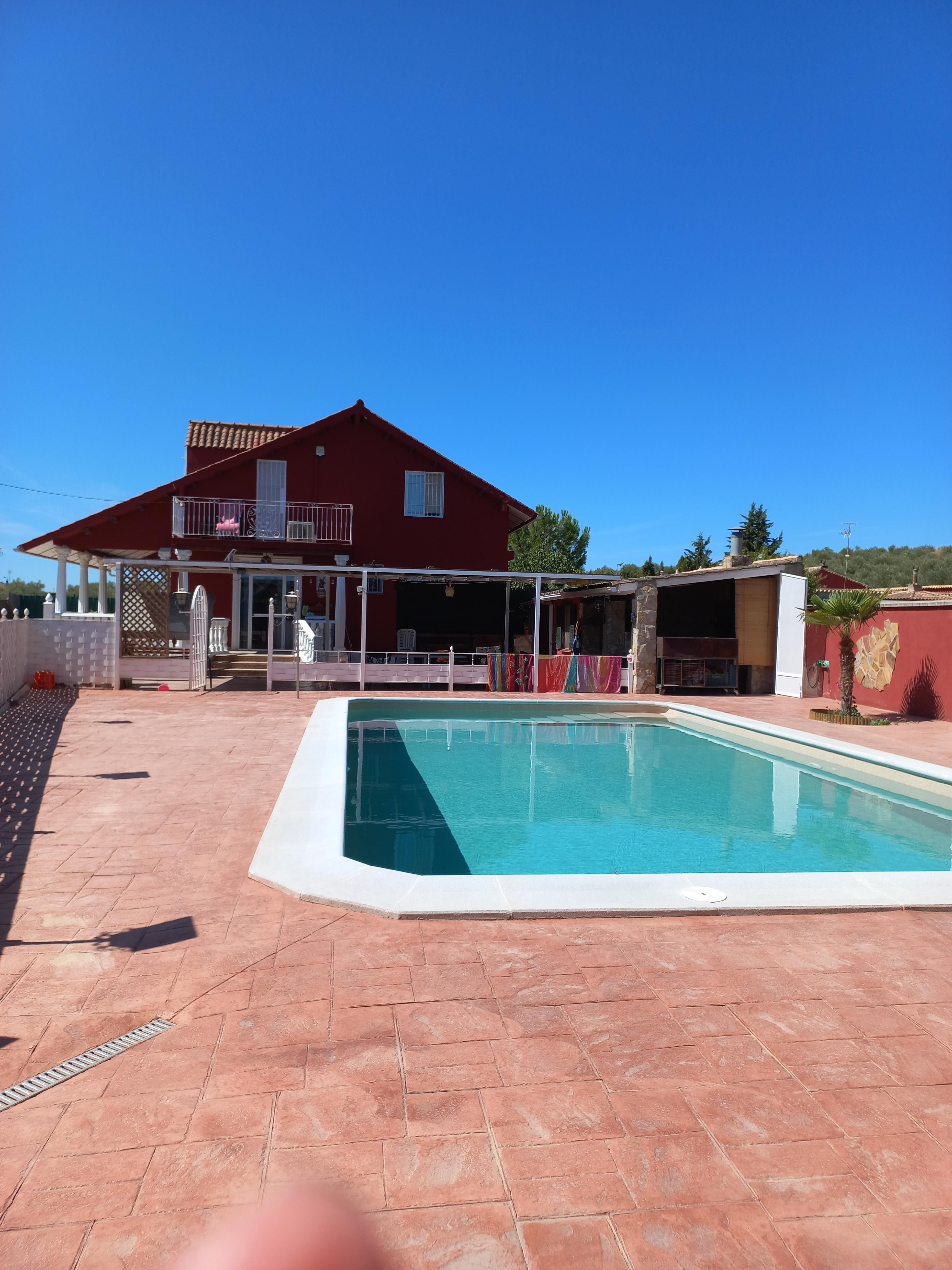 Piscina de Casa o xalet en venda en Úbeda amb Aire condicionat, Calefacció i Jardí privat