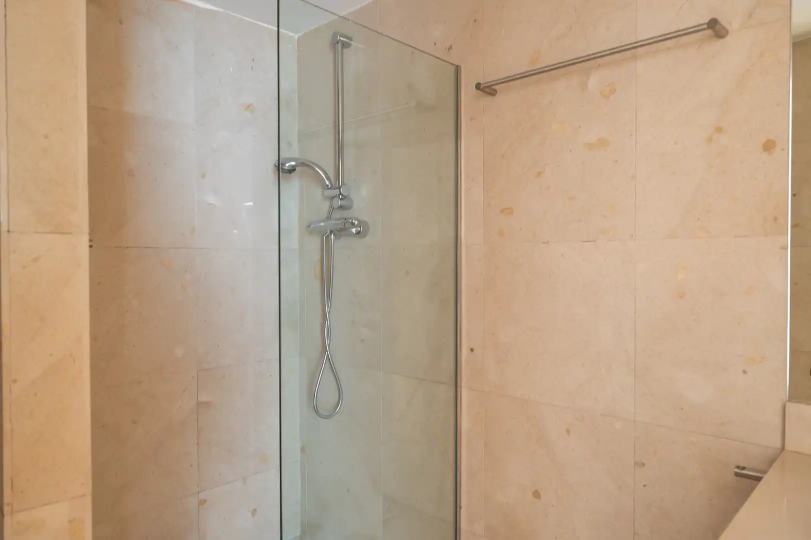 Baño de Dúplex en venta en Barcelona con Calefacción, Parquet y Horno