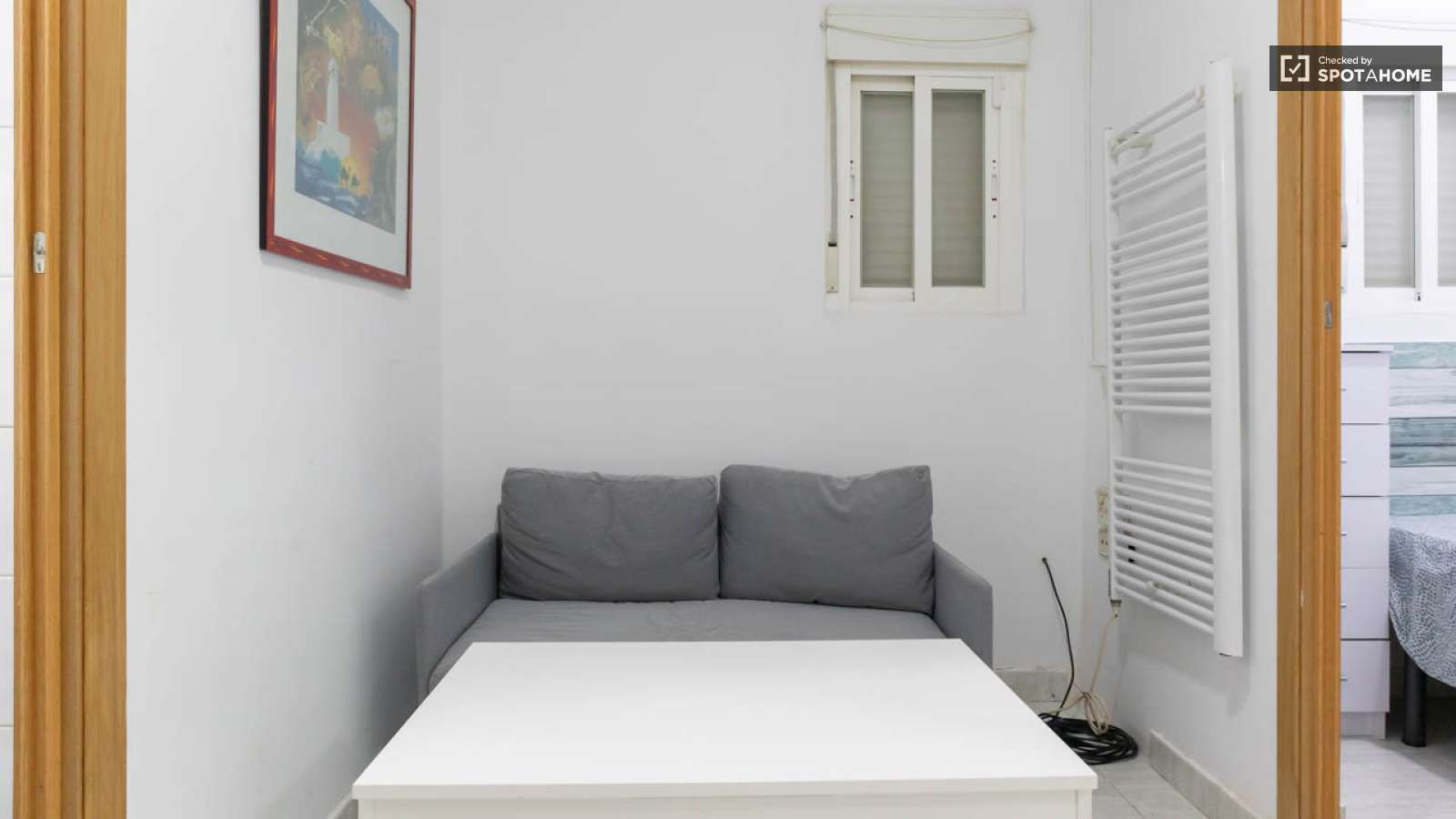 Bedroom of Study to share in  Madrid Capital  with Air Conditioner, Heating and Terrace