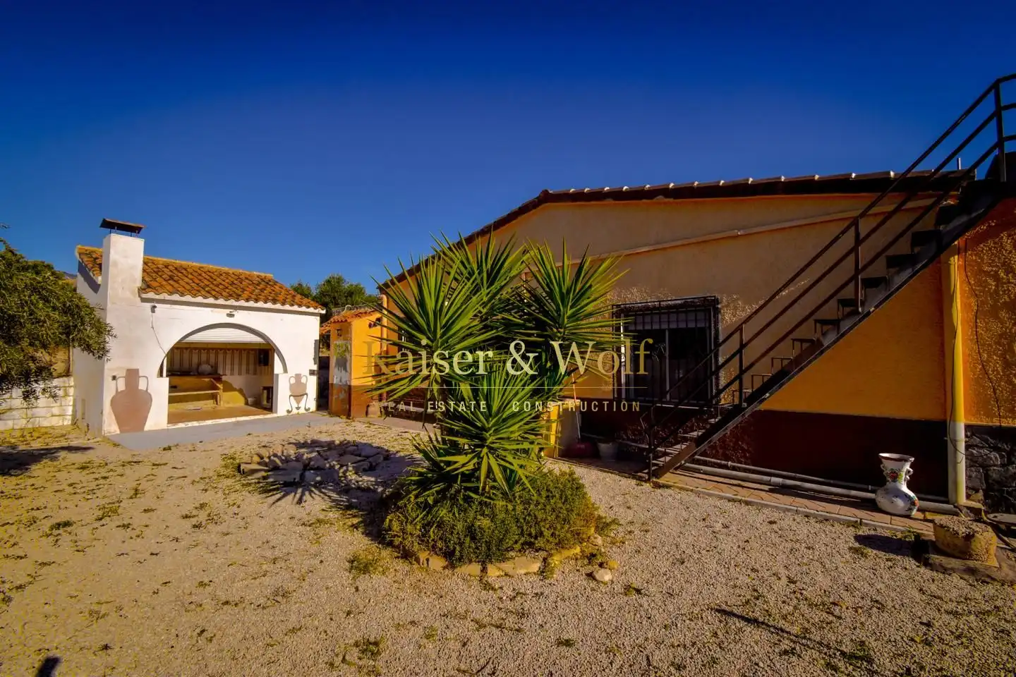 Vista exterior de Finca rústica en venda en Albatera amb Aire condicionat, Jardí privat i Piscina