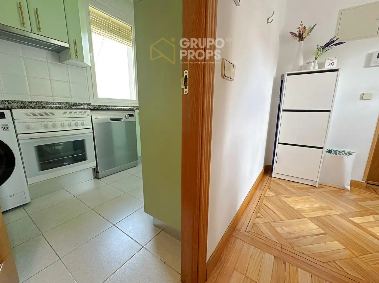 Cuina de Pis de lloguer en Madrid amb Aire condicionat, Calefacció i Parquet