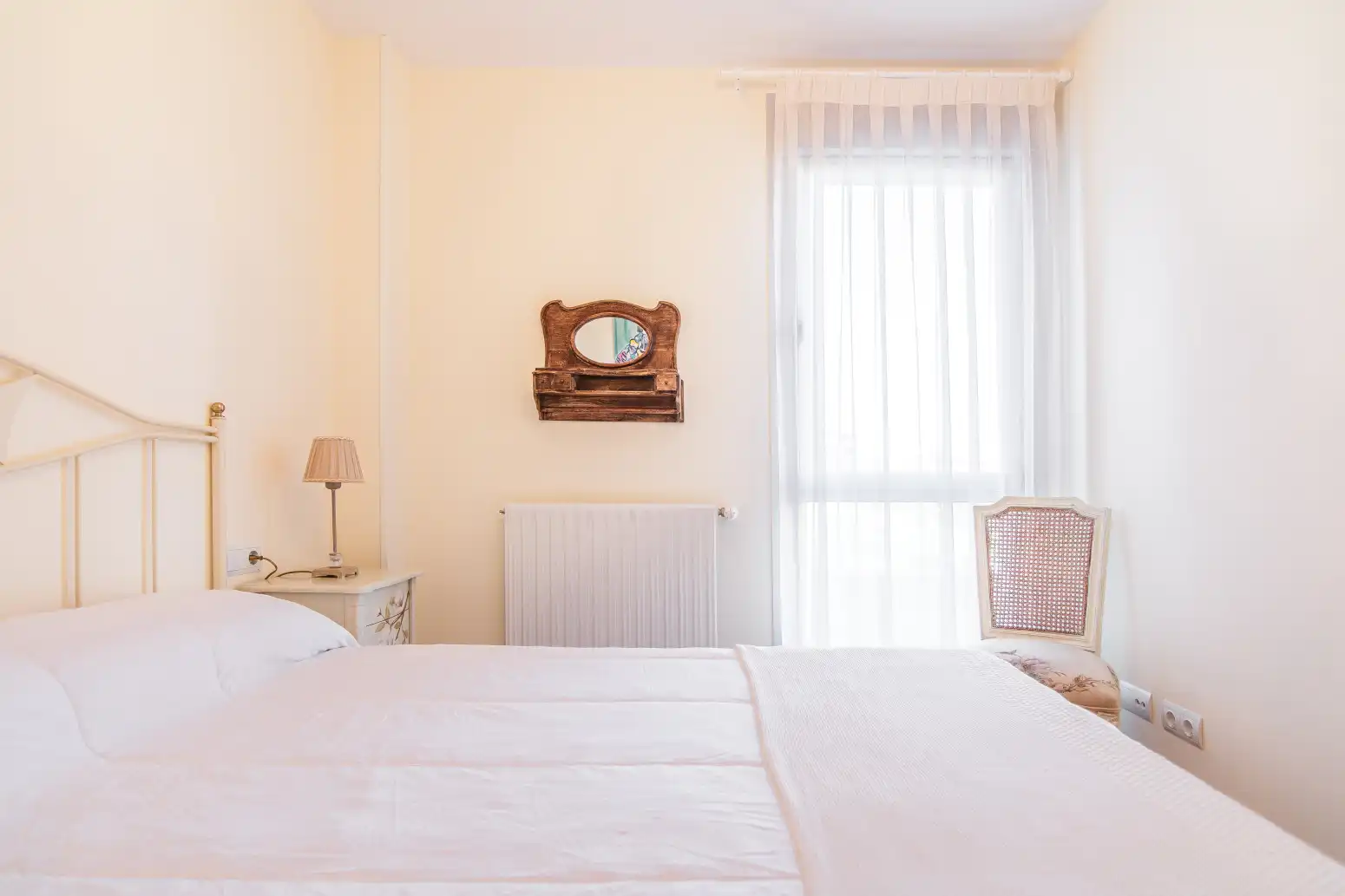 Schlafzimmer von Wohnung zum Verkauf in Gozón mit Heizung, Privatgarten und Abstellraum