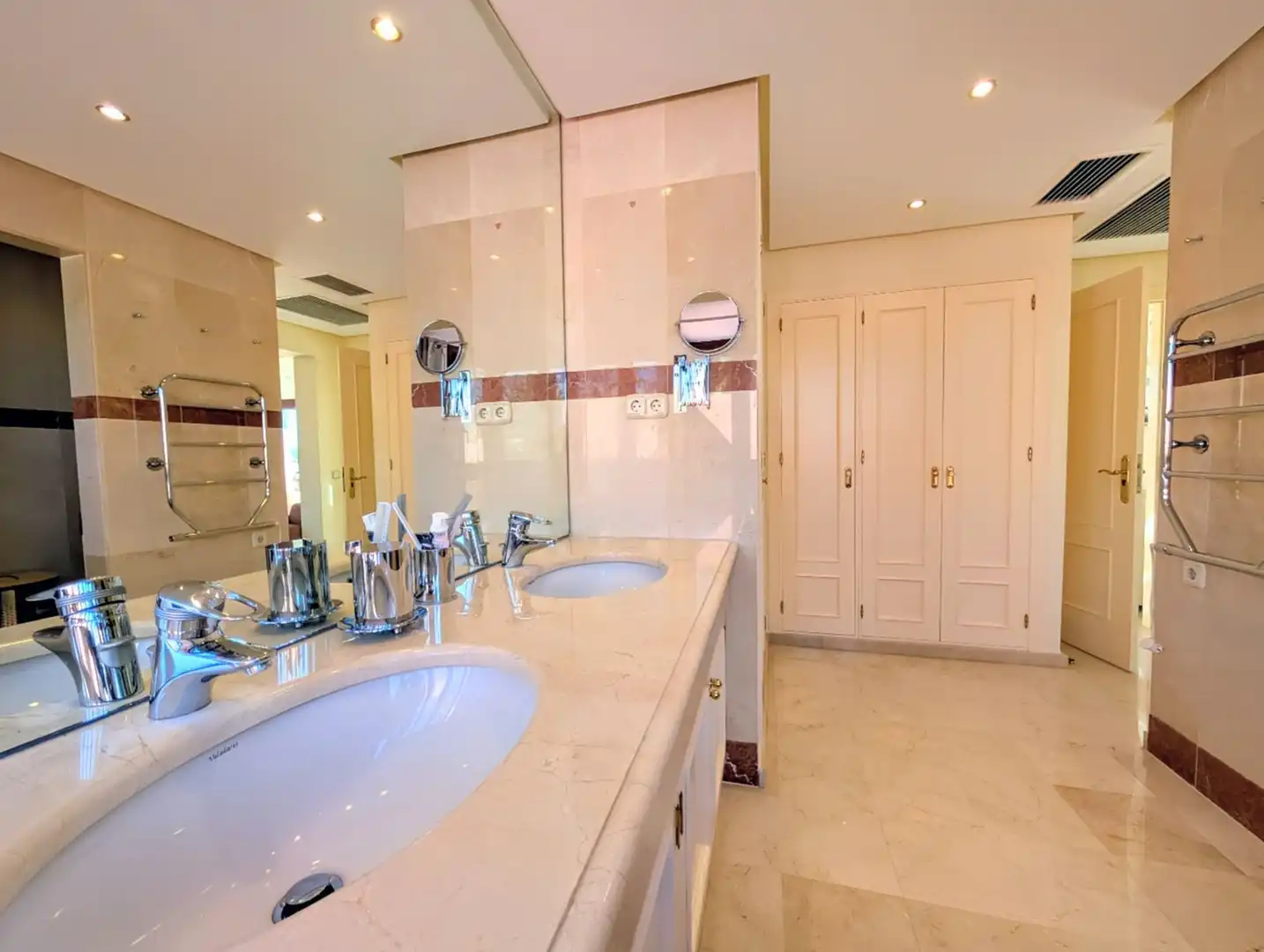 Baño de Ático en venta en Estepona con Aire acondicionado, Calefacción y Terraza