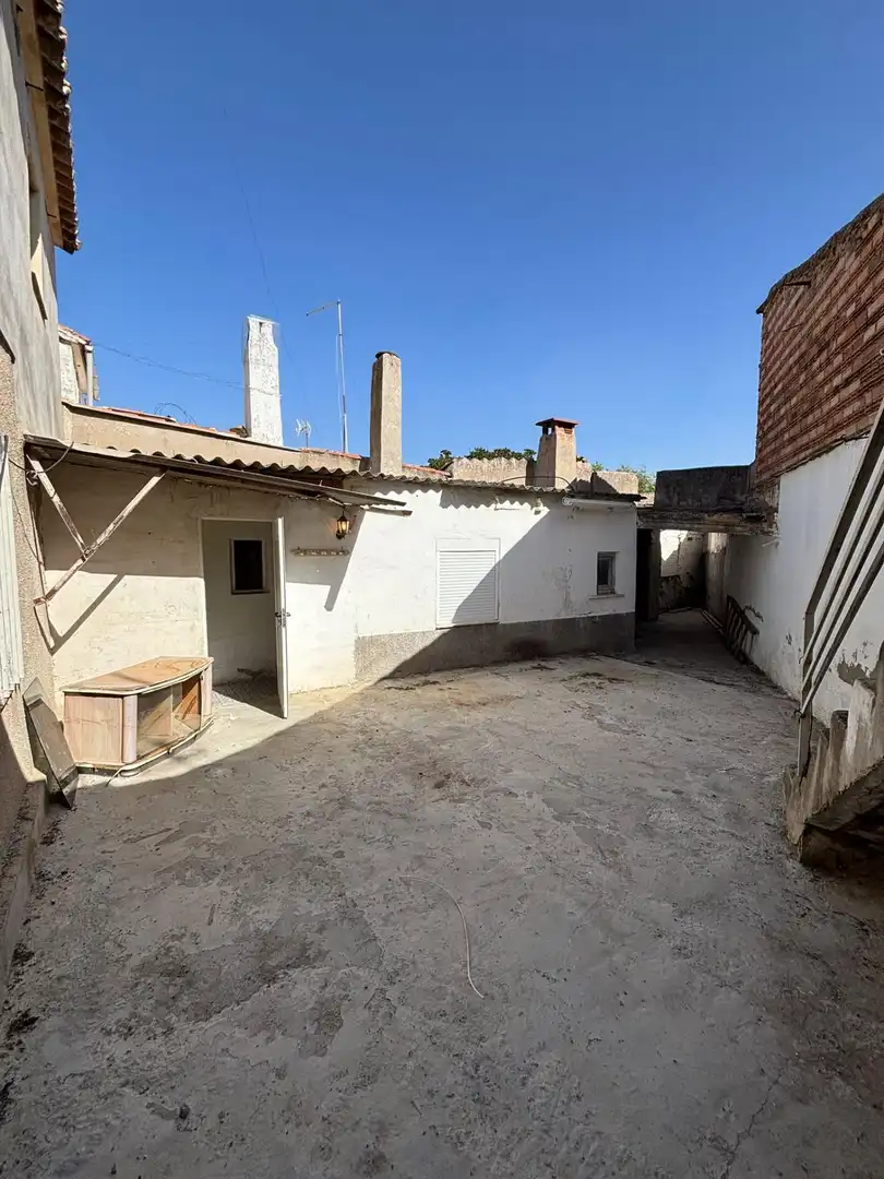 Außenansicht von Country house zum Verkauf in Viso del Marqués mit Balkon