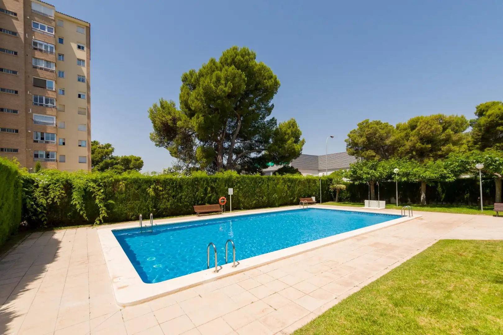 Schwimmbecken von Wohnungen zum Verkauf in Benicasim / Benicàssim mit Privatgarten, Terrasse und Gemeinschaftspool