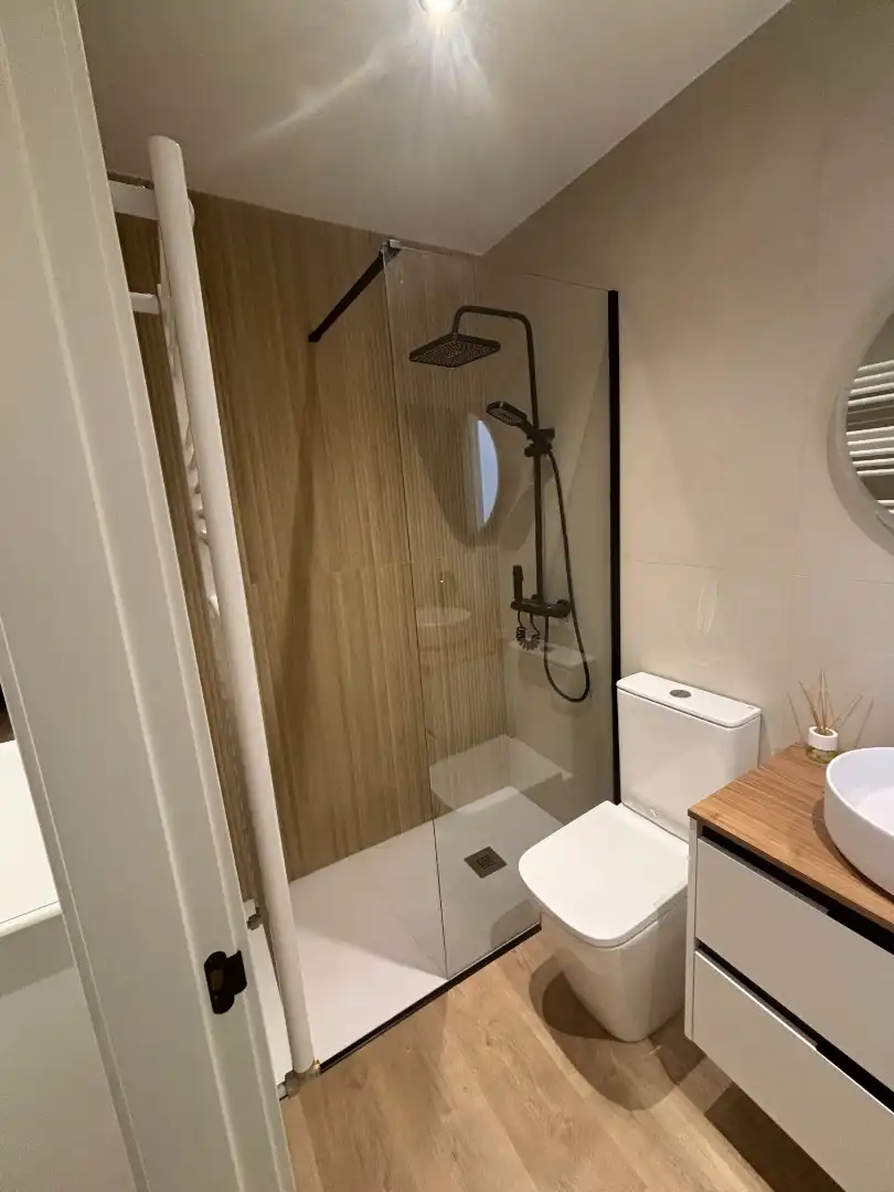 Badezimmer von Wohnung zur Miete in Salamanca mit Heizung, Möbliert und Ofen