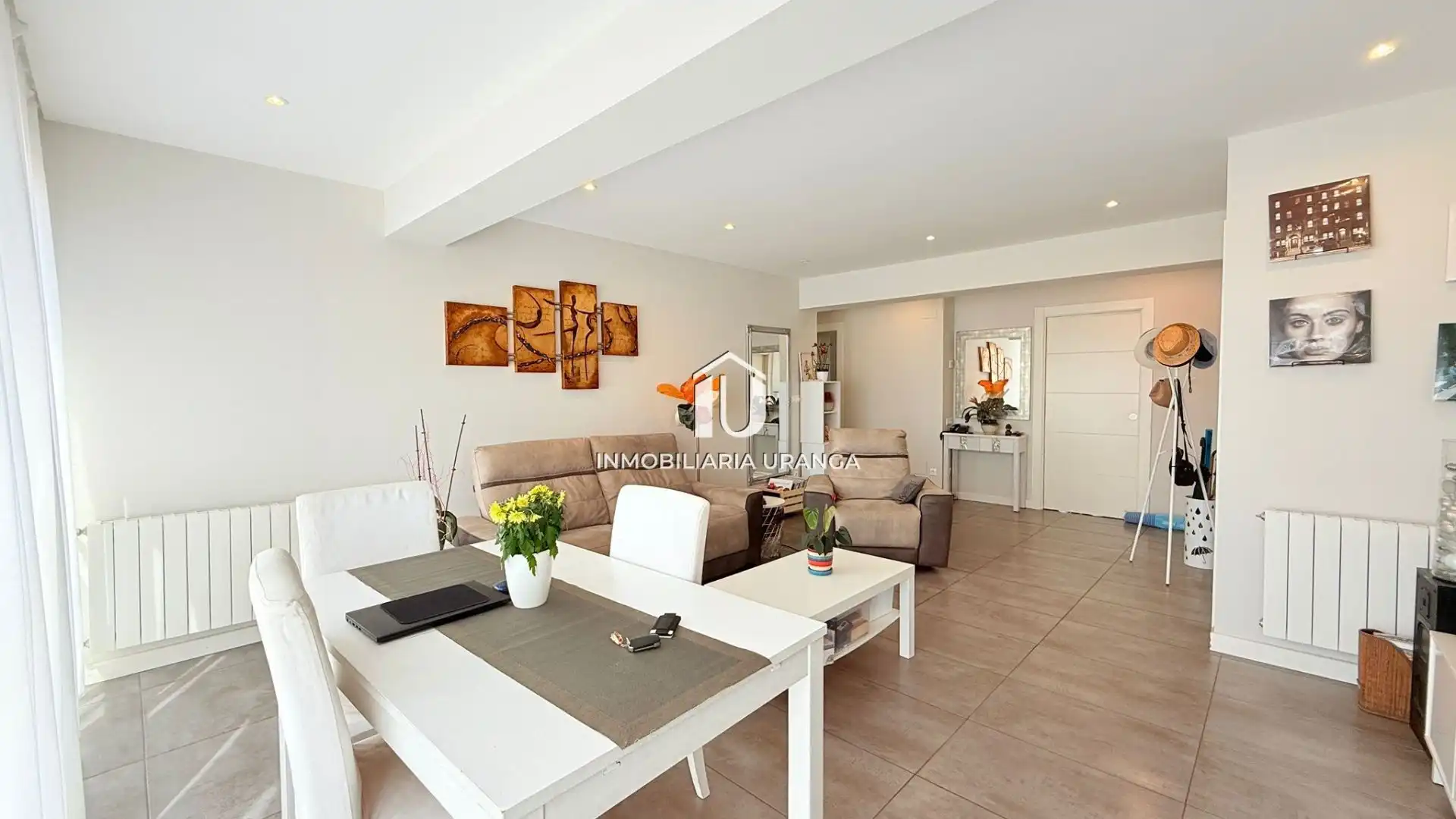 Sala de estar de Piso en venta en Laredo con Calefacción y Terraza