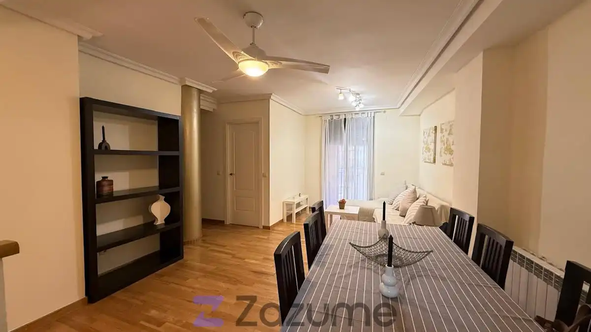 Menjador de Pis de lloguer en Talavera de la Reina amb Calefacció, Parquet i Moblat